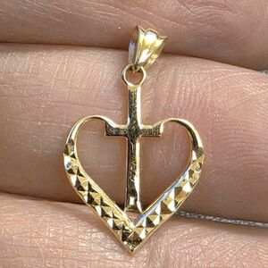 💛18k Gold Heart Cross Pendant